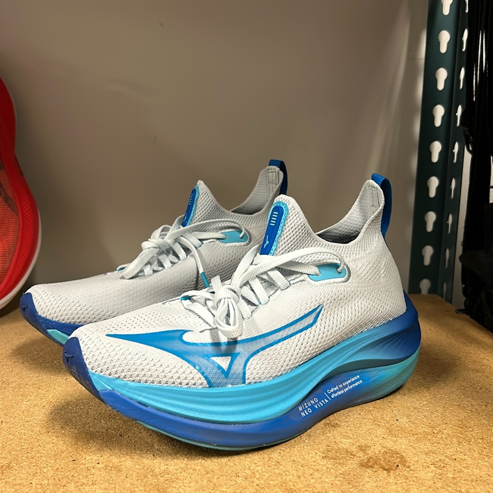Mizuno Neo Vista Women’s